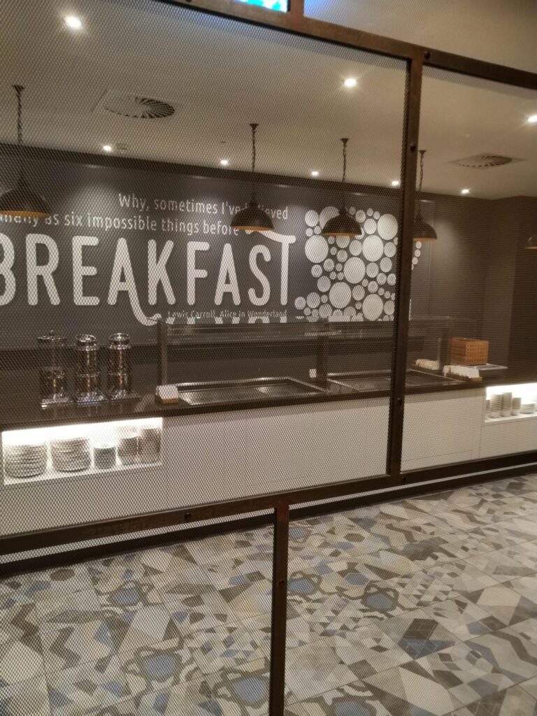 premier-inn-breakfast-room-sign